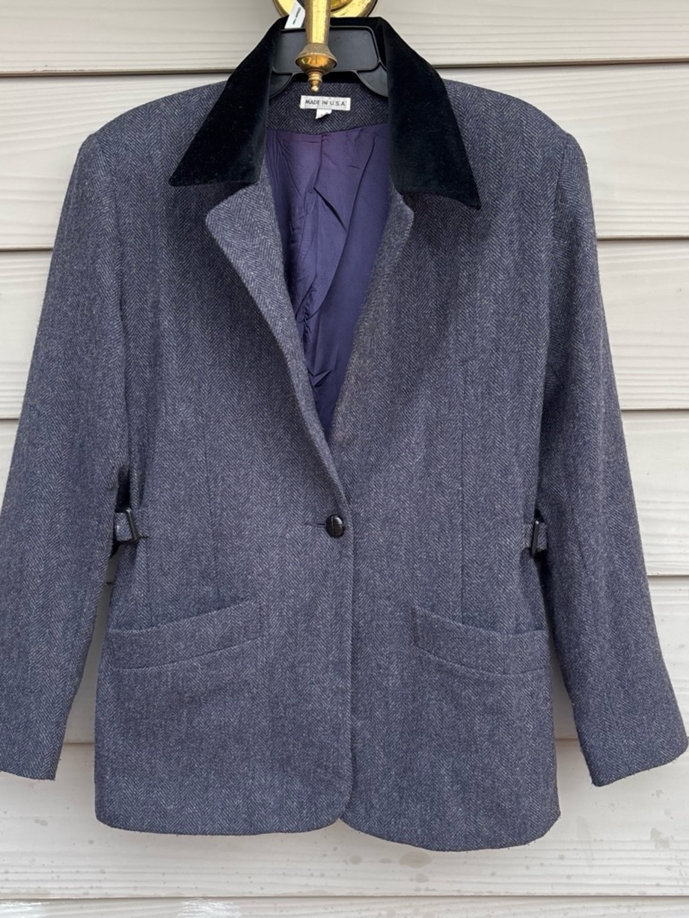 85% wool Women's Navy Herringbone Blazer with Black Velvet Collar